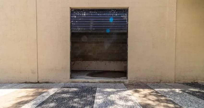 Loja em estação de metrô/ônibus na Avenida Luiz Dumont Villares, N. 1721 - Estação Parada Inglesa - Loja 5 • 20 m²