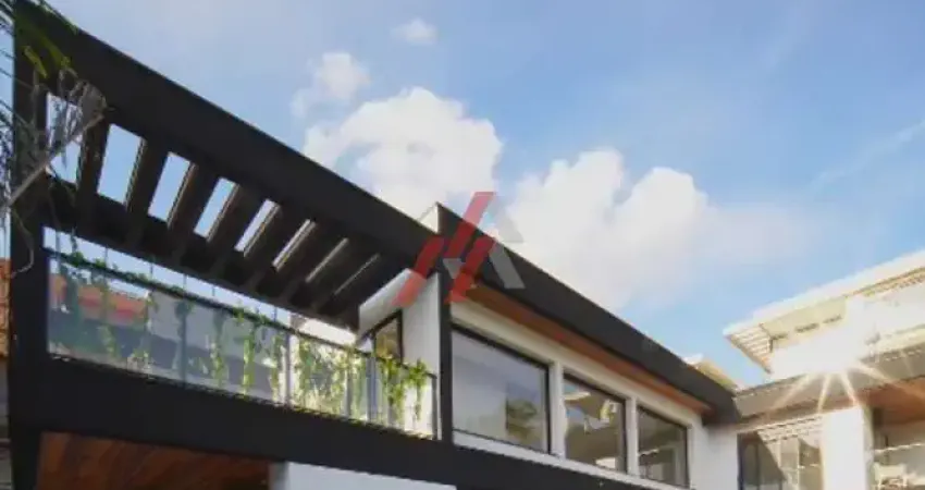 Imponente residência de luxo em condomínio alphaville: 4 quartos, 4 suítes, 3 salas, 6 banheiros, 6 vagas, 410m² em santana de parnaíba-sp.