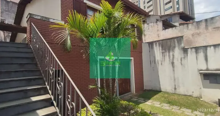 Casa à venda,  03 niveis, sustentada por pilares, fundação preparada para sobrado - telhado estilo