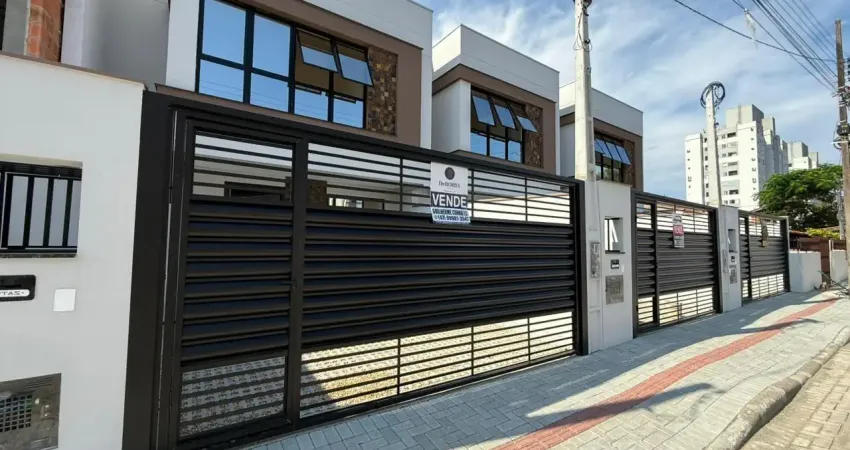 Lindo sobrado com 3 suites a 400 metros da praia norte de balneário piçarras/sc.