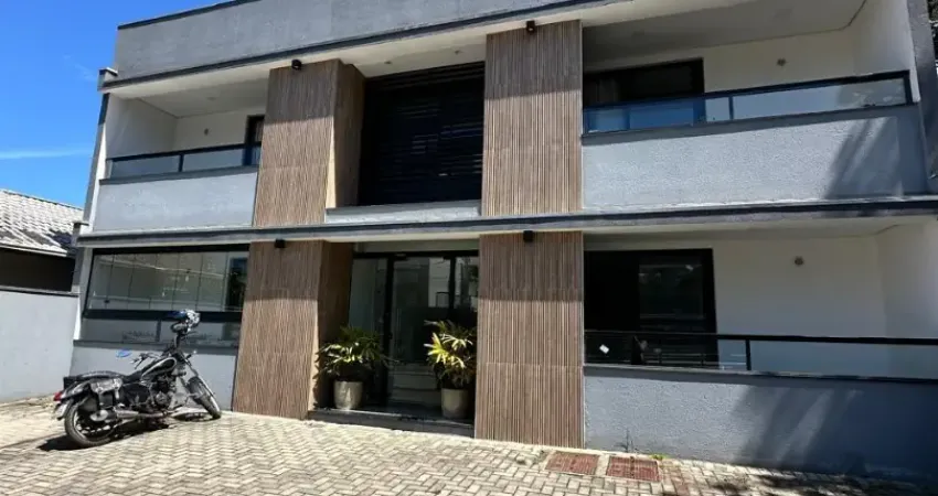 Lindo apartamento semi-mobiliado a 600 metros da praia central de balneário piçarras/sc.