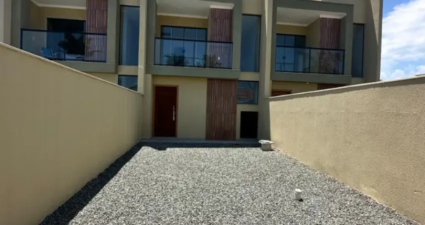 Sobrado com 02 suites, no bairro nossa senhora da paz em balneário piçarras/sc