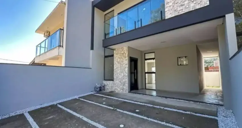 Lindo sobrado com 03 dormitórios, aceita financiamento bancario e parcelamento direto construtora.