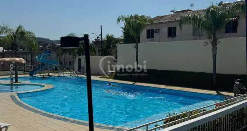 Casa duplex de 2 quartos em condomínio fechado completo com segurança 24h, próxi