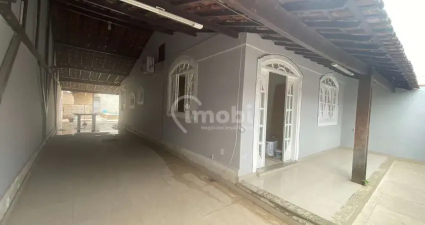 Casa linear, 2 quartos, à venda em Campo Grande, no Bairro Oiticica!