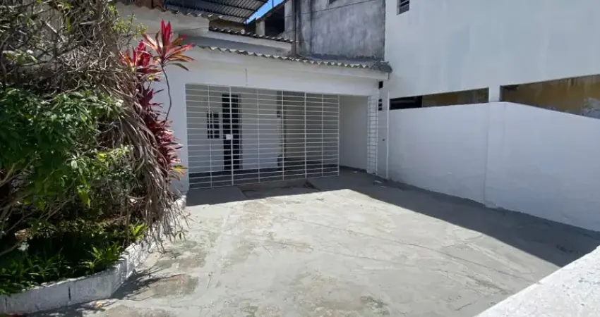 Casa com 3 quartos para alugar na Rua Belo Jardim, 440, Água Fria, Recife