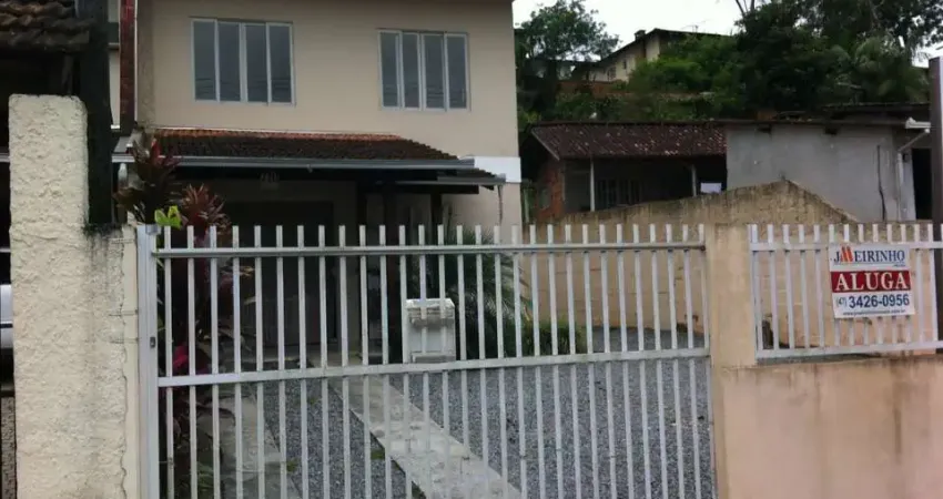 Casa para locação - sobrado geminado com 135m² em saguaçu, joinville - r$3.000,00