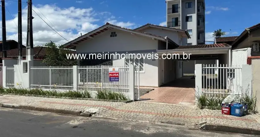 Casa ampla com 2 suítes + 2 dormitórios e edícula no guanabara - joinville/sc