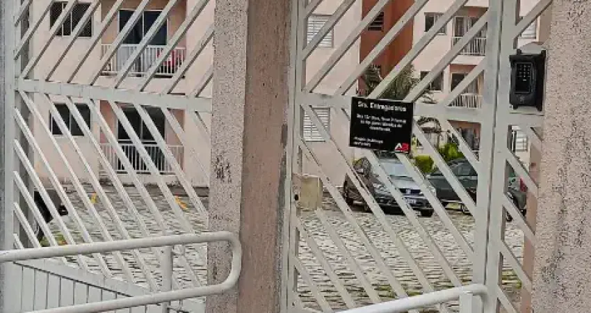 Apartamento de 2 dormitórios, sala, cozinha , banheiro e lavanderia com 1 vaga de garagem .