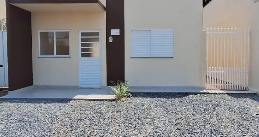 Casa no condomínio ilhas canárias - casa com quintal e não geminada