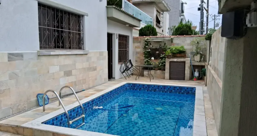 Casa com 3 quartos à venda no Embaré, Santos 