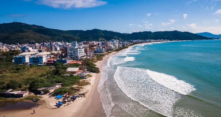 Finamente mobiliado, Apartamento com 3 quartos na Praia de Palmas