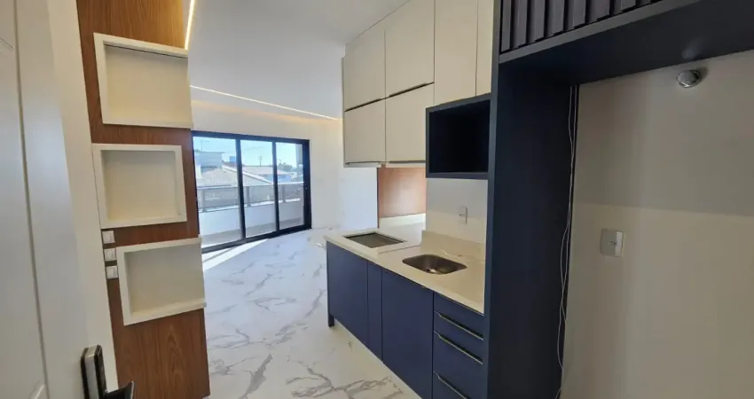 À 280m do mar da praia das cordas! apartamento semi mobiliado frente rua, entrada 50% e saldo em 60x