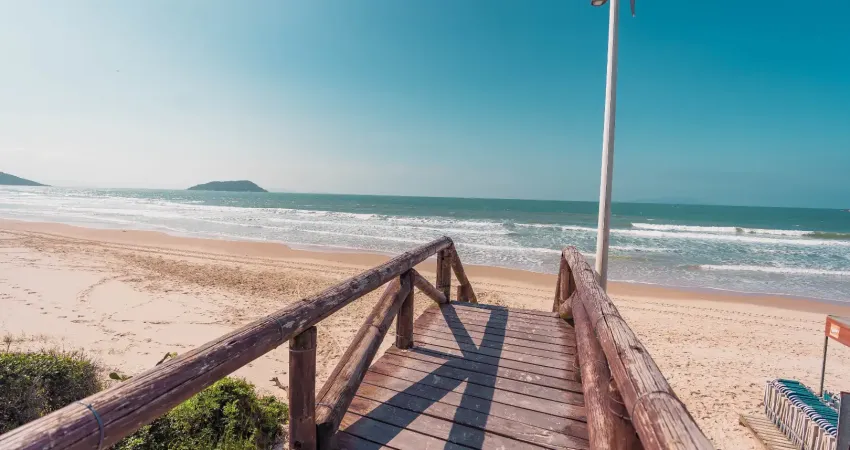 Barbada na praia de palmas! 3 quartos com ótimo custo benefício, mobiliado