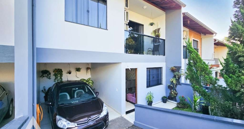 Casa com 3 quartos à venda no Velha, Blumenau 