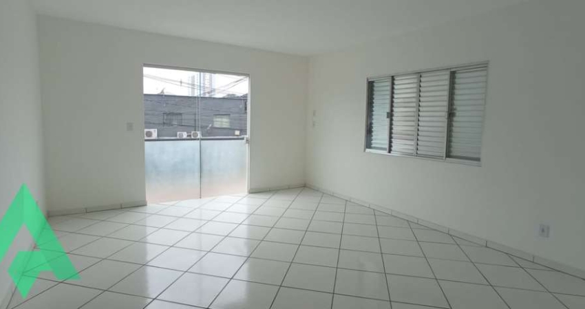 Ponto comercial com 5 salas para alugar no Velha, Blumenau 