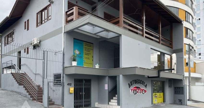Casa comercial com 2 salas para alugar no Centro, Blumenau 