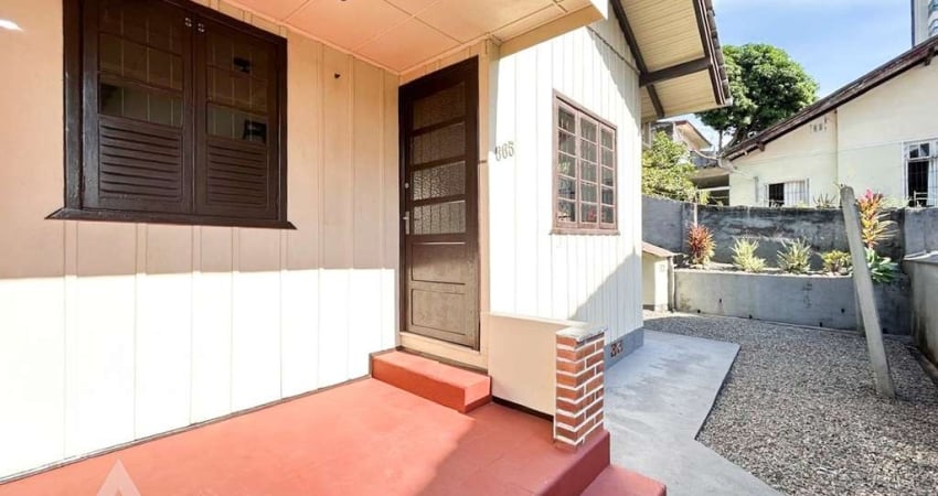 Casa com 3 quartos para alugar no Velha, Blumenau 
