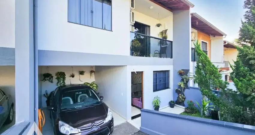 Casa com 3 quartos à venda no Velha, Blumenau 