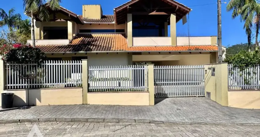 Casa com 4 quartos à venda em Água Verde, Blumenau 
