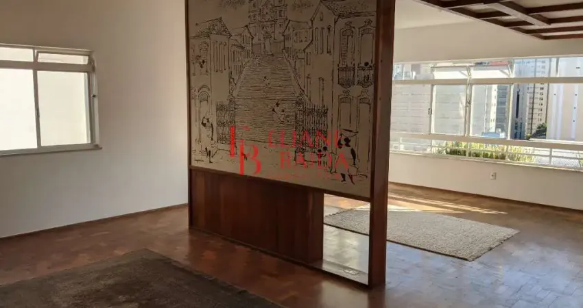 Apartamento à venda na bela vista/ jardim paulista : 4 quartos, 1 suíte, 1 living muito amplo , escritorio, 4 banheiros, 2 vagas, 292m² de área.