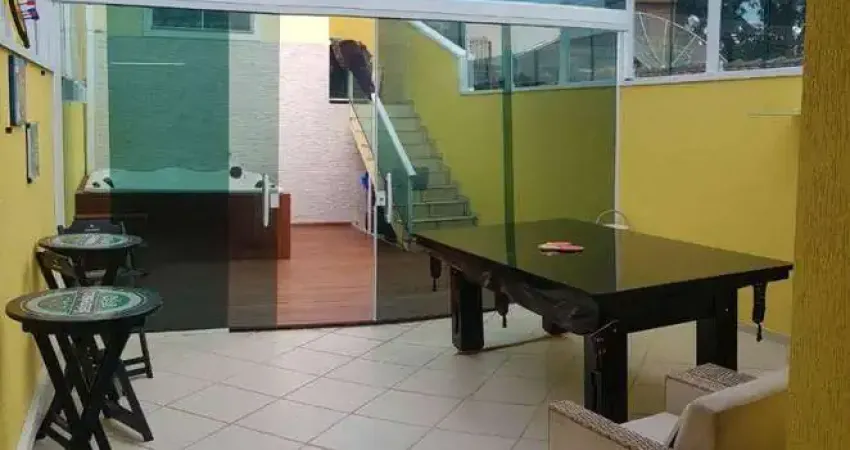 Casa c/ 3 quartos (1 suíte), cozinha c/ armários, churrasqueira, hidromassagem