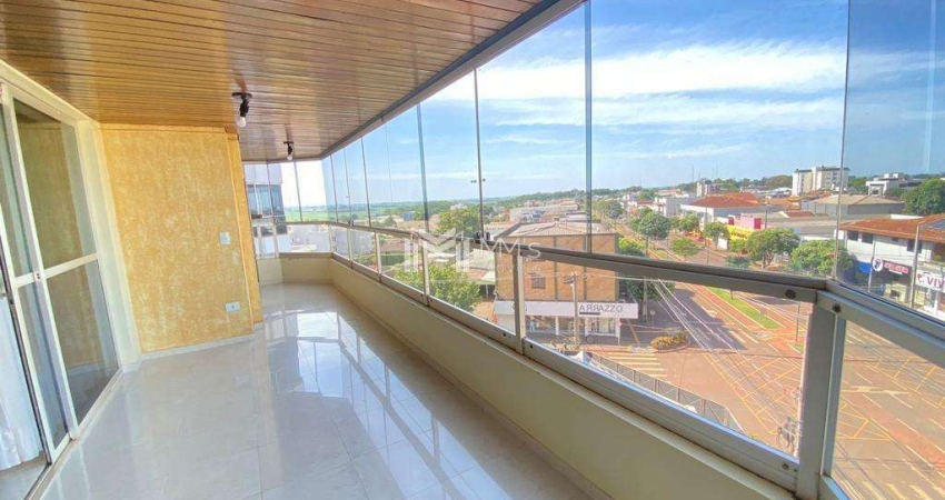 Apartamento à venda em Palotina, Centro, com 3 quartos, com 190.2 m²