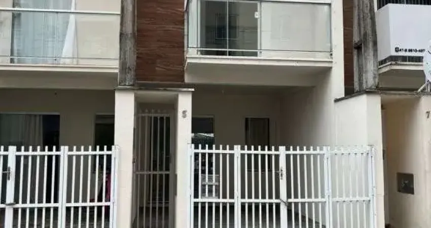 Casa com 2 quartos para alugar na Servidão Hilda Ponick, 7, Iririú, Joinville