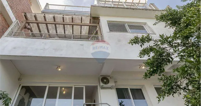 Casa com 4 quartos à venda na Rua Goitacaz, 333, Vila Assunção, Porto Alegre