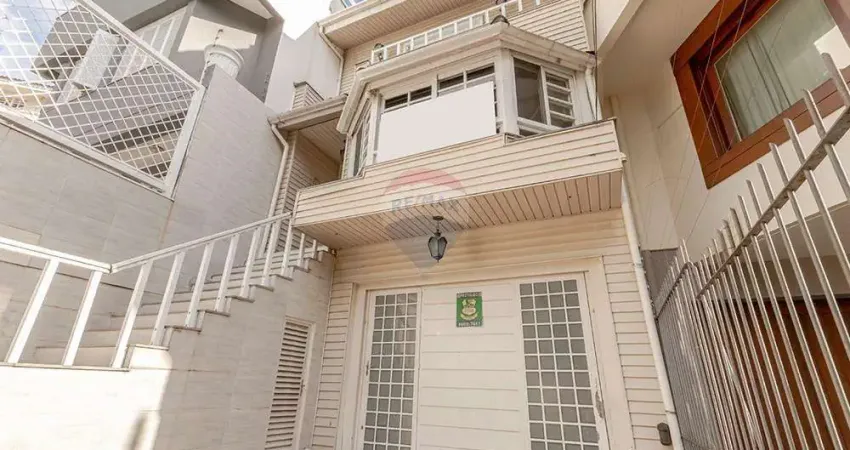 Casa com 3 quartos à venda na Rua Cananéia, 340, Chácara das Pedras, Porto Alegre