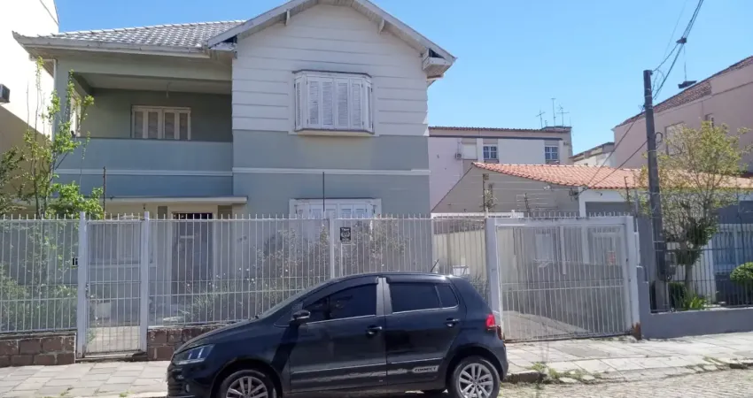 Casa cinco dormitórios ( sendo 4 suítes) bairro santo antônio