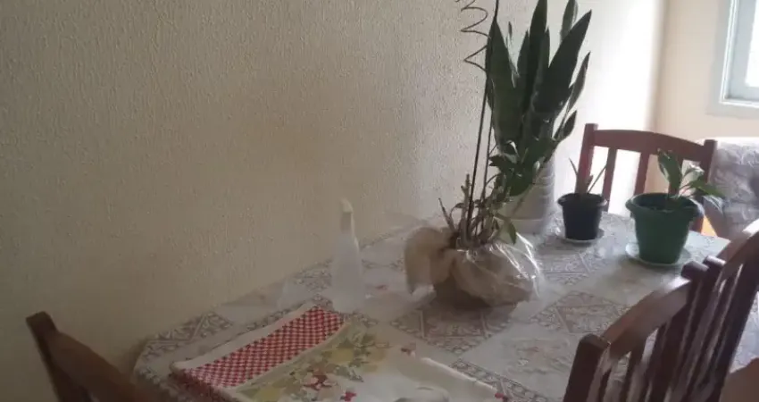 Apartamento dois dormitórios térreo, vaga rotativa bairro cavalhada