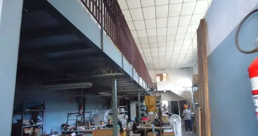 Barracão / Galpão / Depósito com 3 salas para alugar na Rua Rego Barros, --, Jardim Vila Formosa, São Paulo