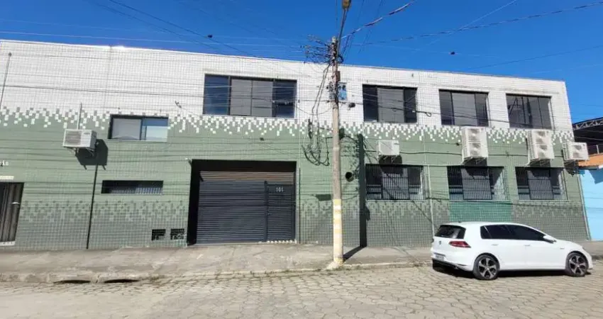 Barracão / Galpão / Depósito à venda na Vila Amélia, São Sebastião