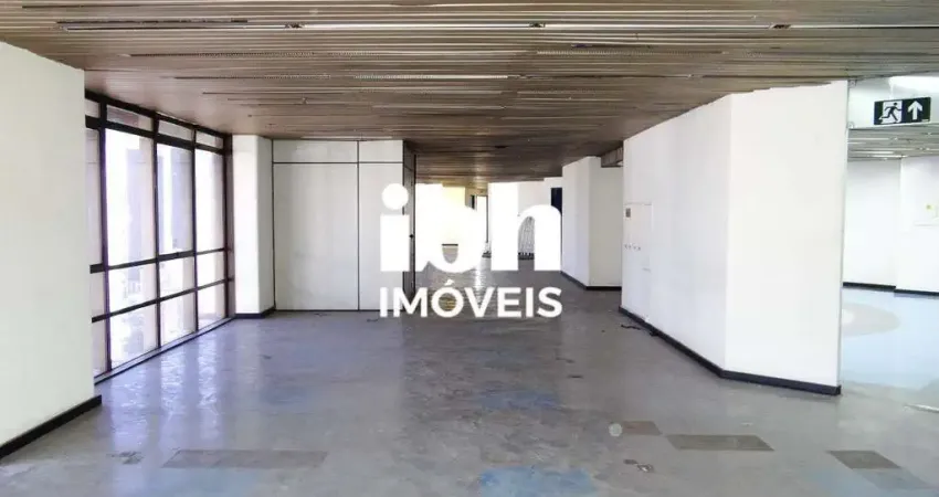 Andar corrido para locação com 243,00m² + 3 vagas de garagem no coração da cidade.