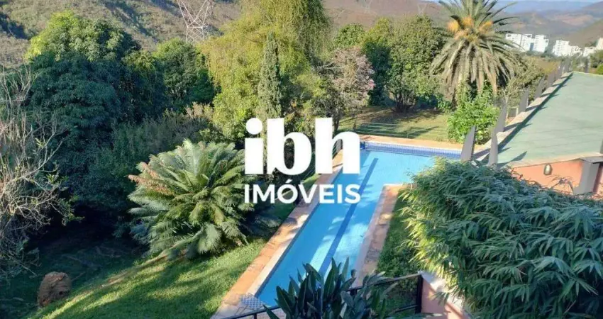 Casa com 3 quartos à venda na Rua das Bromélias, Vila Castela, Nova Lima