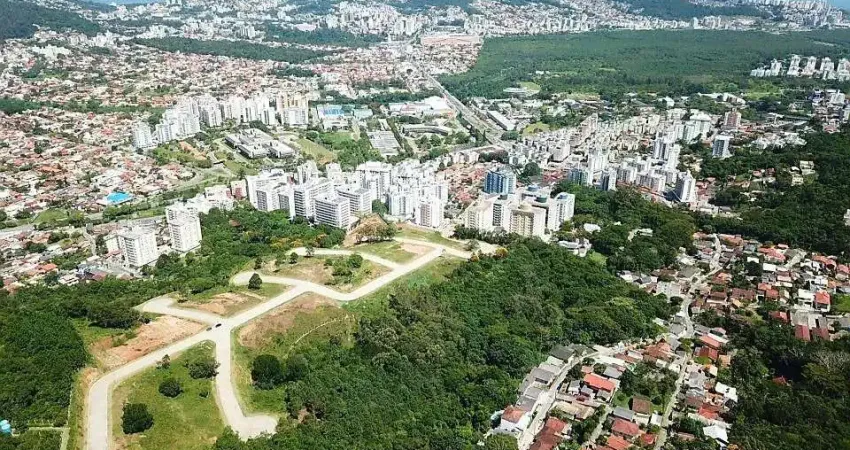 Terreno à venda na Rua Rodrigo Rampinelli Jeremias, Itacorubi, Florianópolis