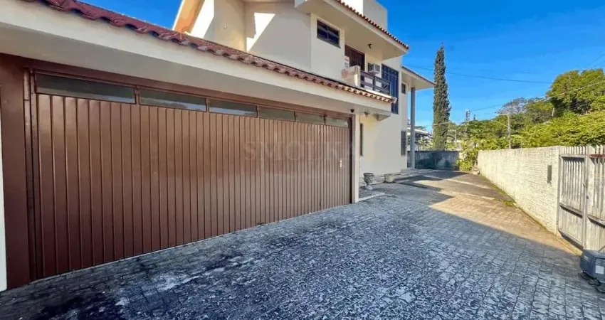 Casa em condomínio fechado com 4 quartos à venda na Rua Assis Brasil, Ponta de Baixo, São José