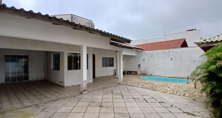 Casa para Venda em Barra Velha, Centro, 3 dormitórios, 1 suíte, 3 banheiros, 3 vagas