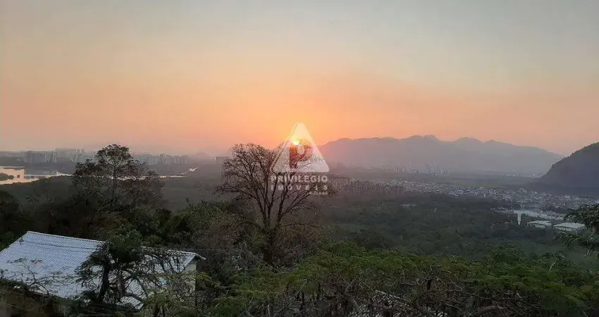 Casa com 4 quartos + apartamento independente | condomínio village das pedras