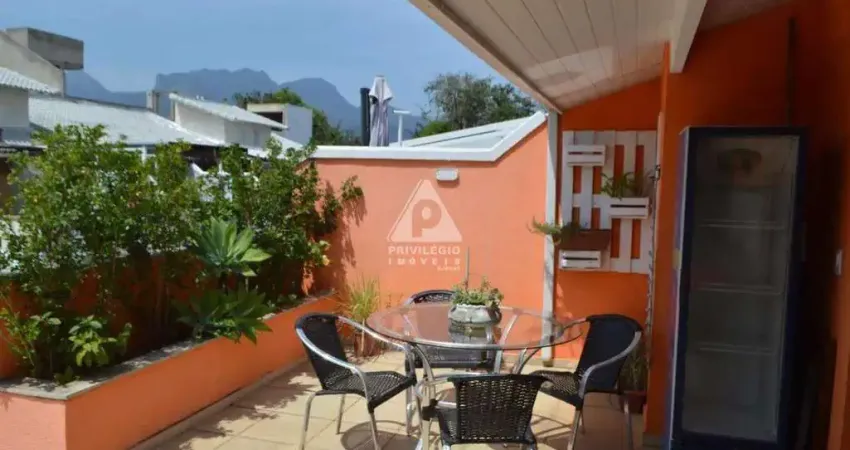 Oportunidade única: casa de 4 quartos em condomínio exclusivo