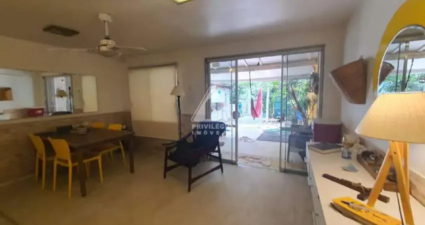 Apartamento triplex 2 quartos e 2 suítes no recreio dos bandeirantes