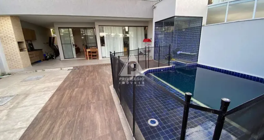 Casa triplex à venda no condomínio botânica nature 4 suites ,área gourmet ,piscina e sauna com 392m²