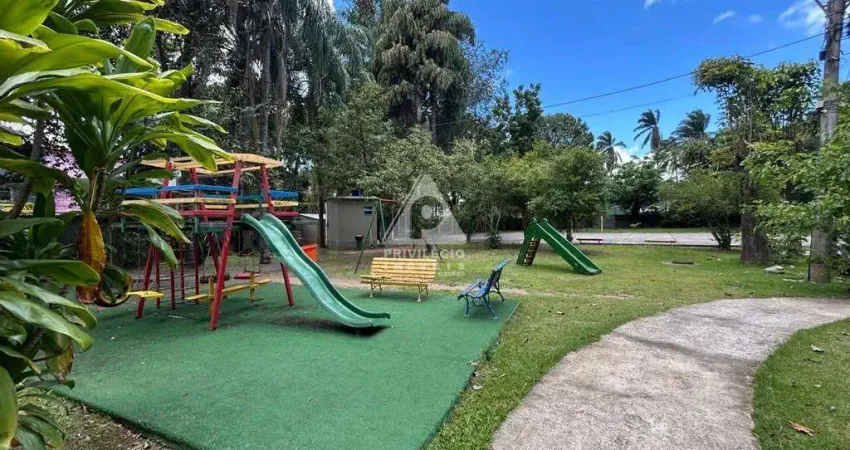 Casa triplex à venda no condomínio jardim dos girassóis – taquara