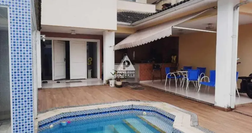 Casa de 4 quartos 3 suítes no Recreio dos Bandeirantes Terra Americas