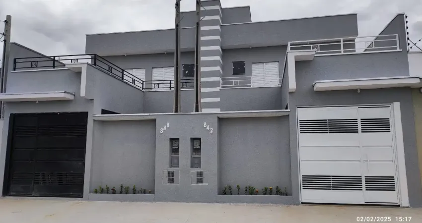 Sobrado novo com 2 suítes e vista para a serra — moderno, aconchegante e pronto pra morar!