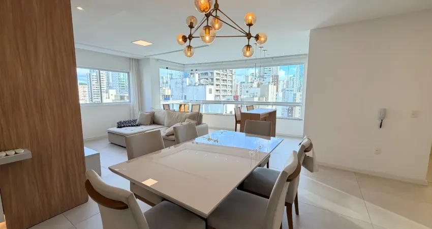 Finamente mobiliado e decorado no centro de BC com 3 suites e 2 vagas individuais