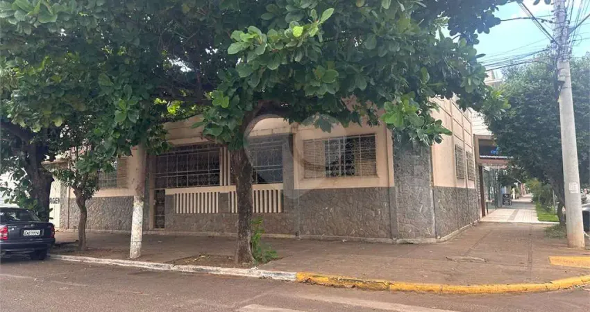 Casa comercial com 3 salas à venda no Centro, Três Lagoas