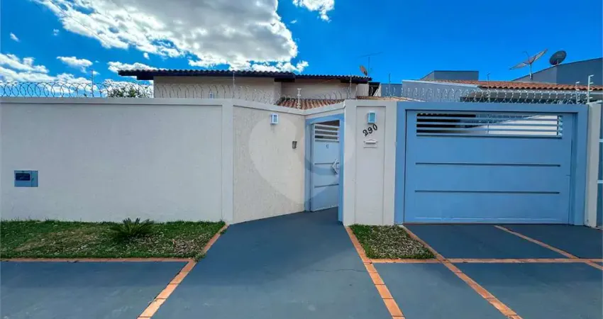 Casa com 3 quartos à venda no Ipê, Três Lagoas
