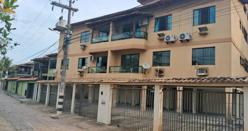 Apartamentos para locação na granja dos cavaleiros em macaé/rj, 02 quartos com suíte, 2 vagas, armários.